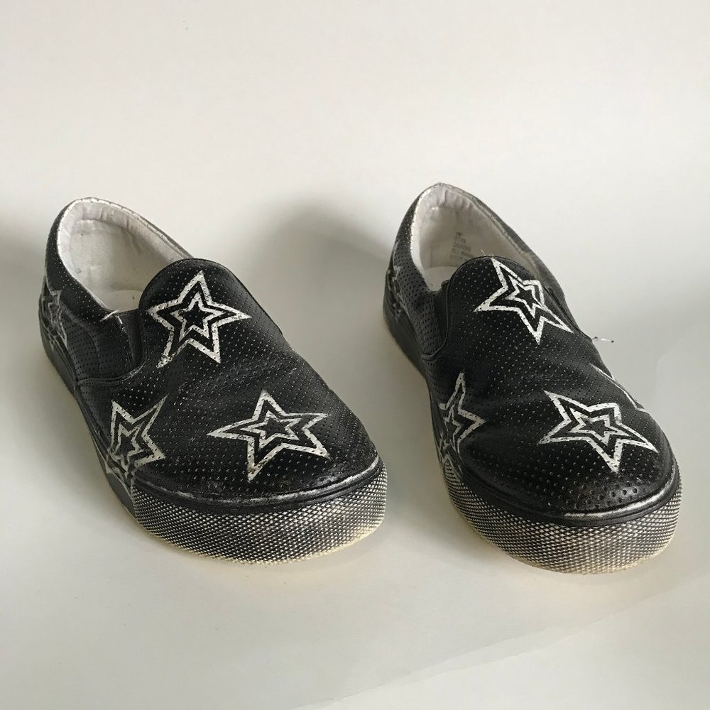 Black and White Star slide on sneaker, distressed